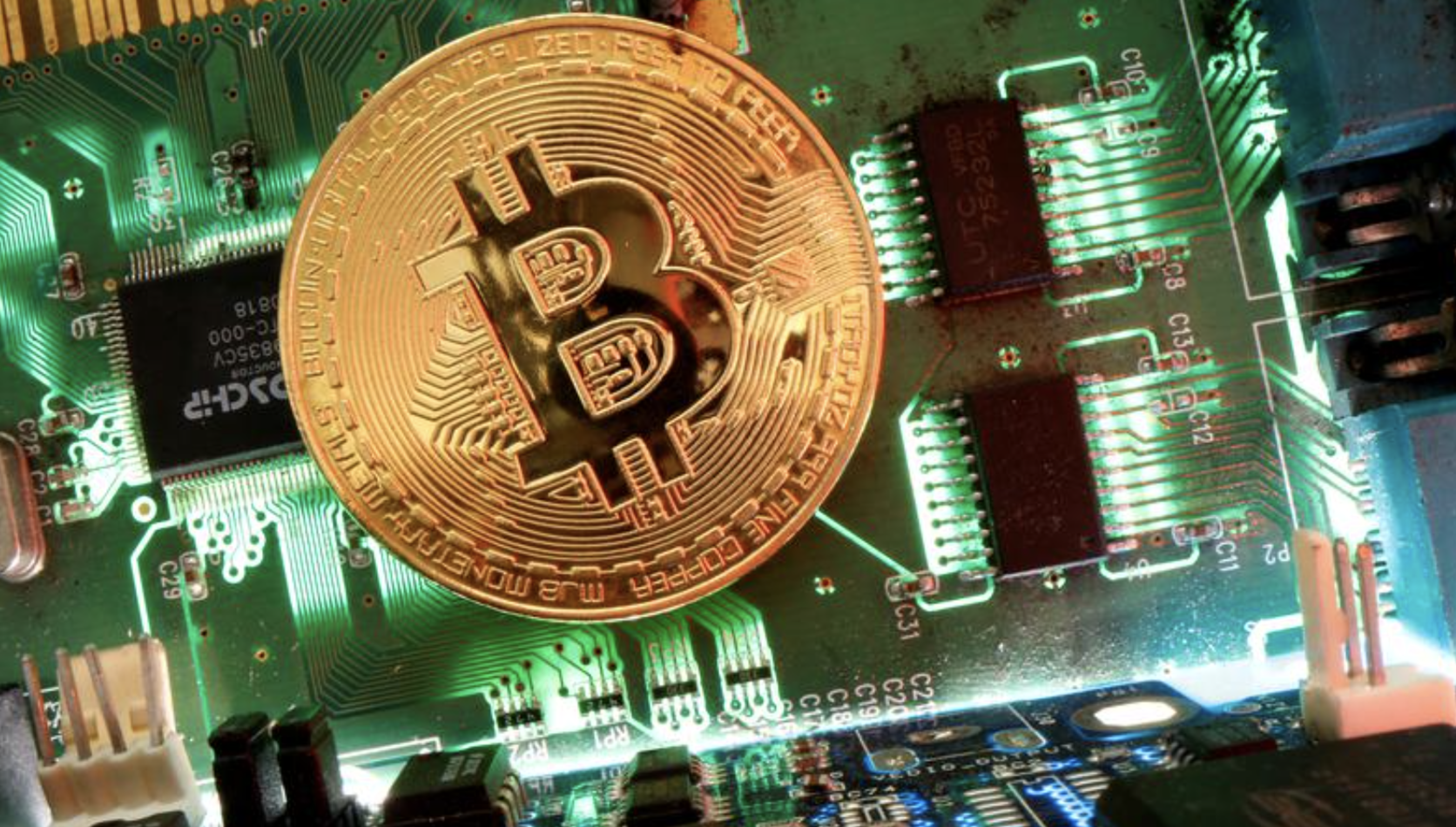 Analysis: Recent frenzy doesn't grant bitcoin safe haven status
